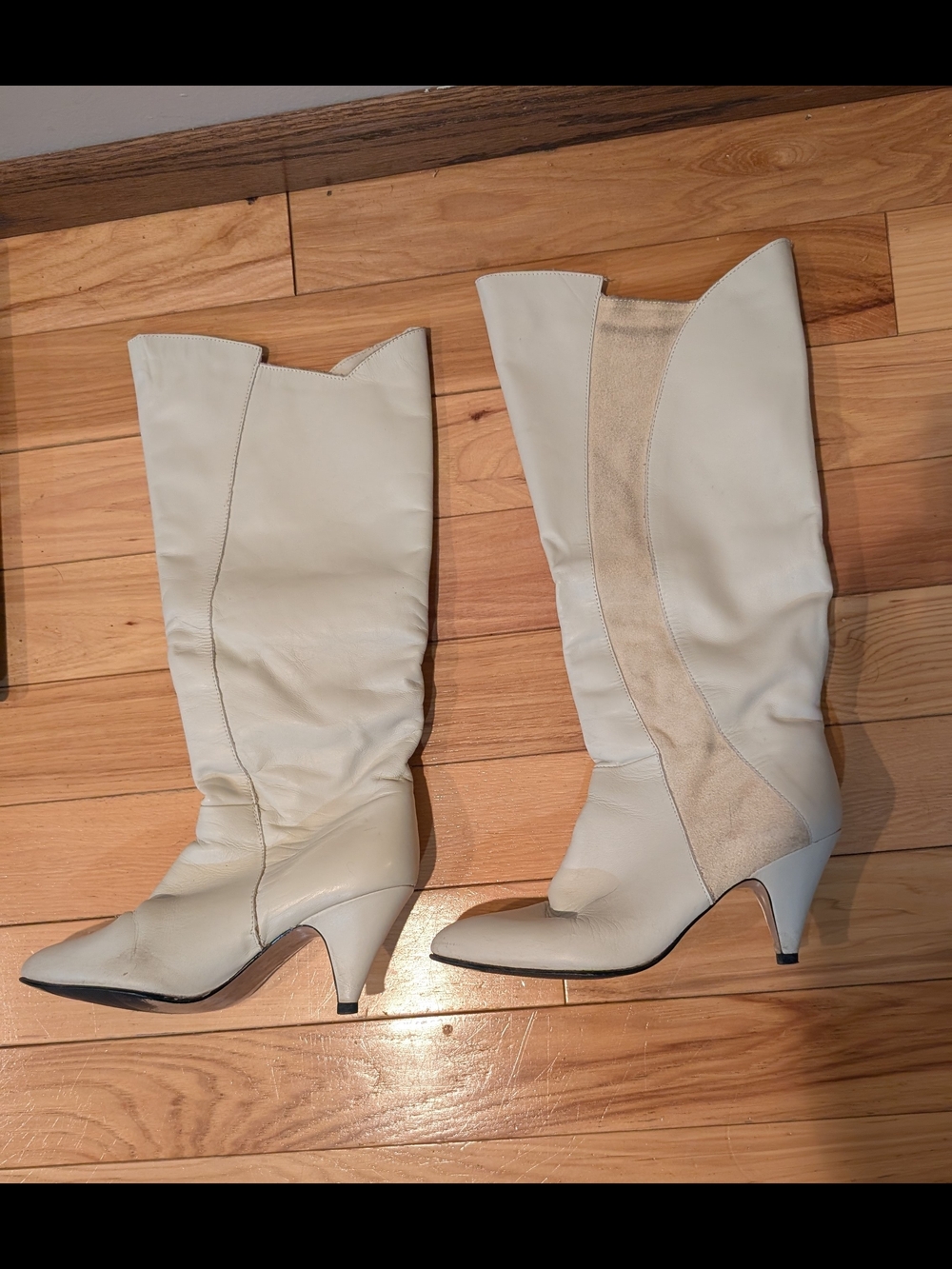 Vintage 90's Women’s Cream Knee-High Heeled Boots Size 8.5